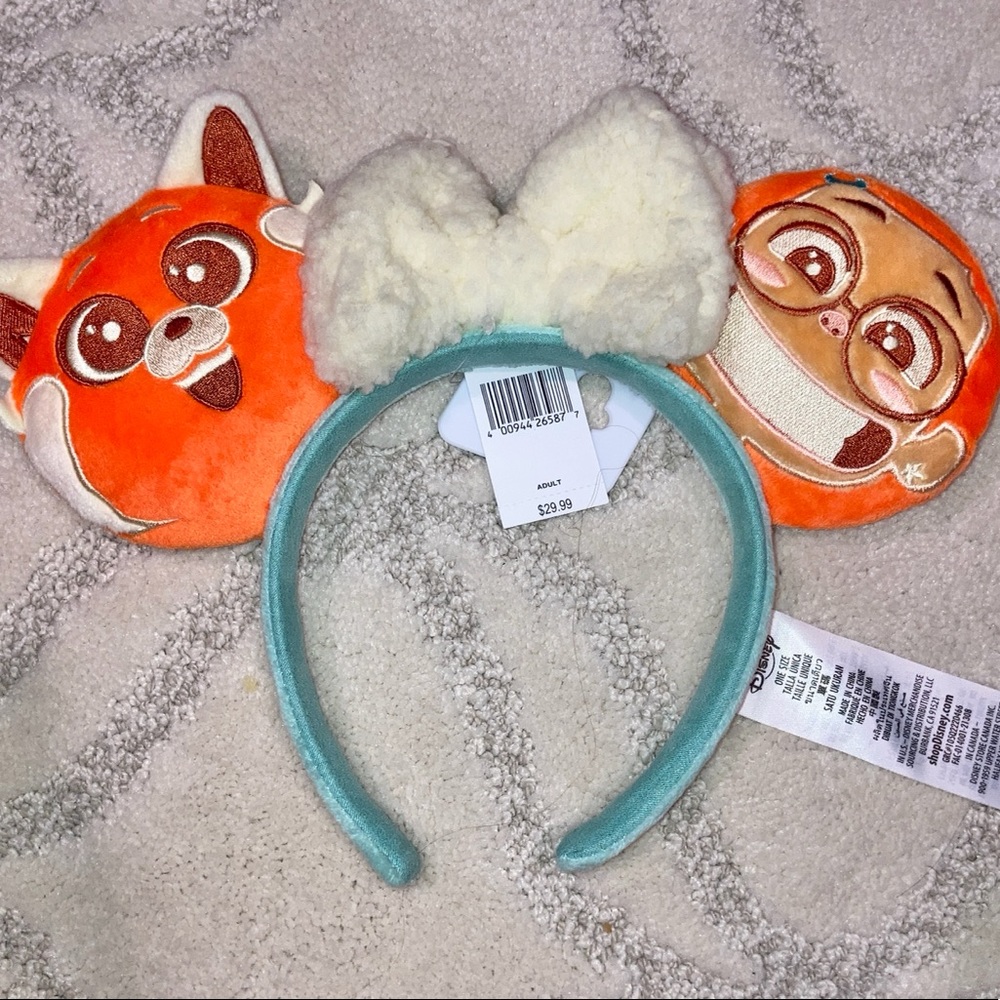 Turning Red Minnie Ears! NWT!